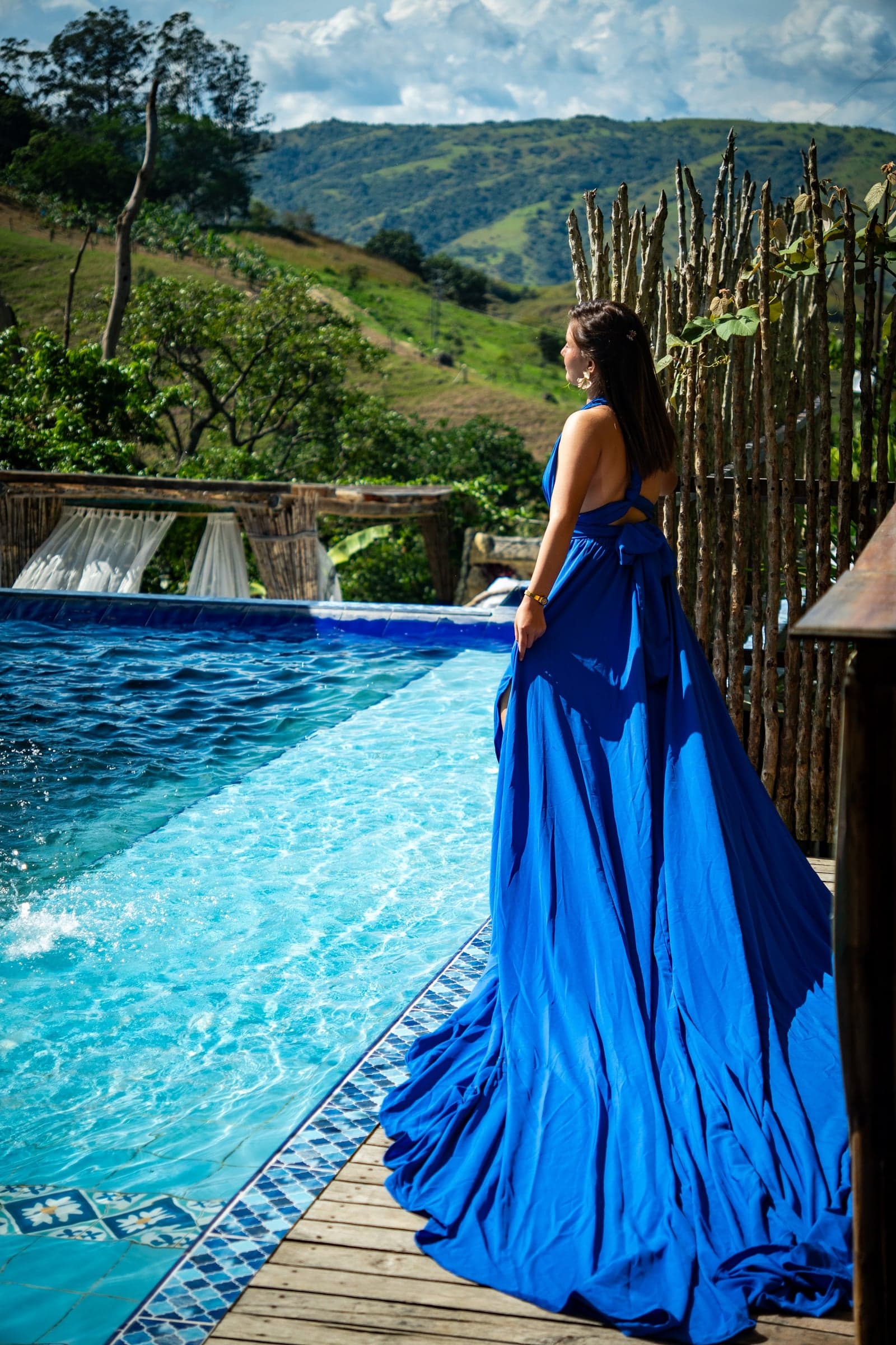 Vestido Cola Imperial en azul rey — foto 3 de 4